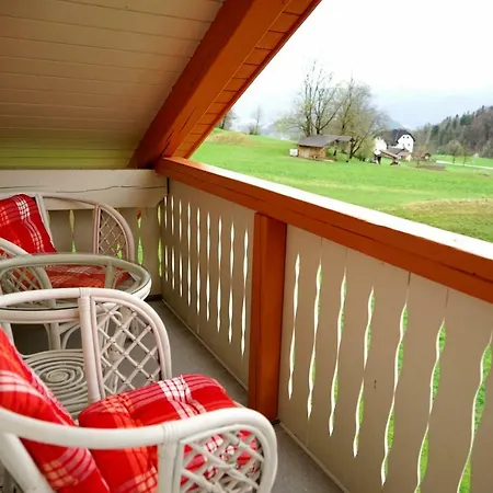 Apartma Erzen Apartamento *